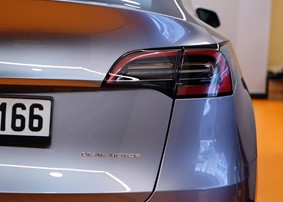 tesla yatay galeri